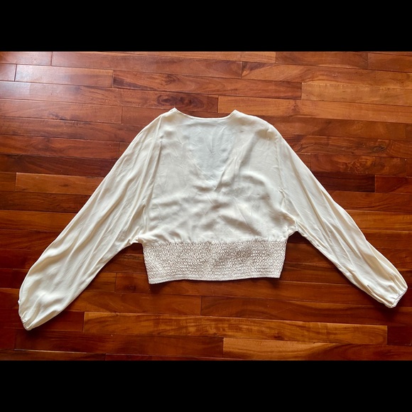 Zara cream coloured slightly cropped blouse, sz large, NWOT - Picture 3 of 3